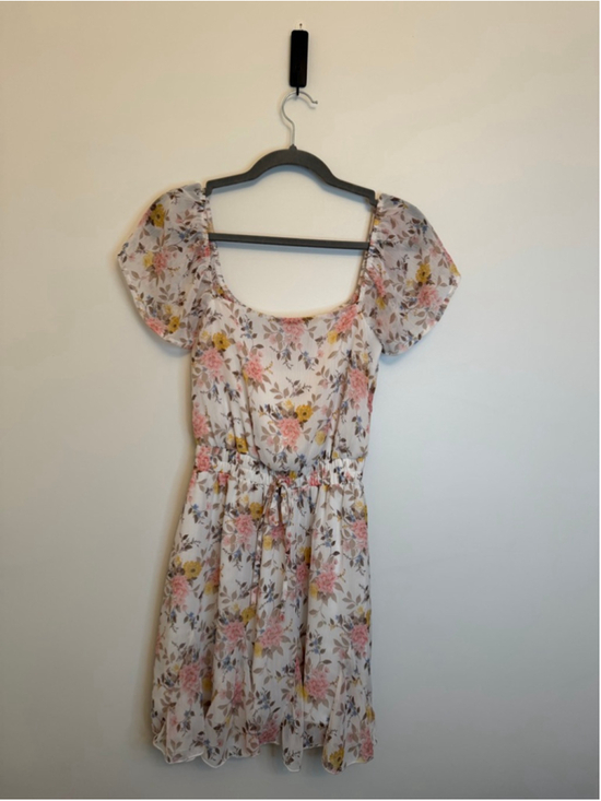 Francesca's Collections Dresses & Skirts - Mi Ami Francesca’s Floral Mini Dress XS Flutter Sleeve Smocked Waist Cottagecore